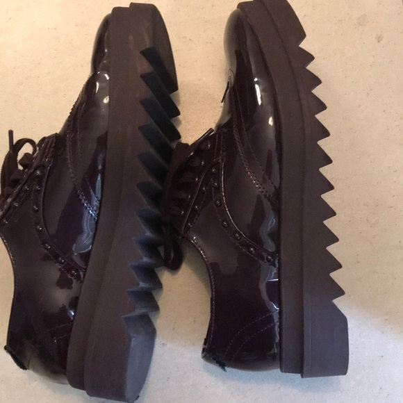 Zara studded wingtip oxford shoes. Burgundy - Picture 4 of 6